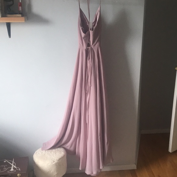 A dress - Picture 4 of 5